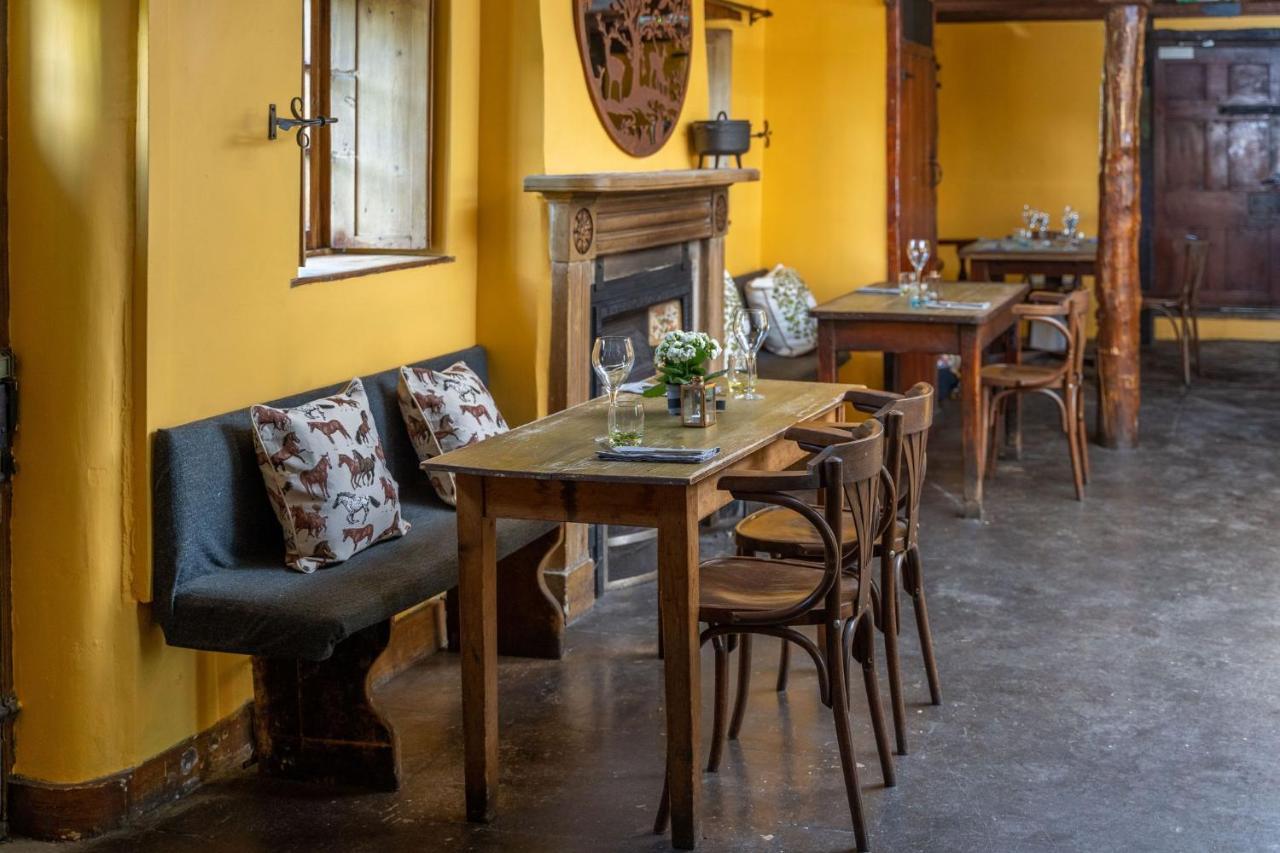 Rising Sun Pub, Restaurant And Rooms Lacock Ngoại thất bức ảnh
